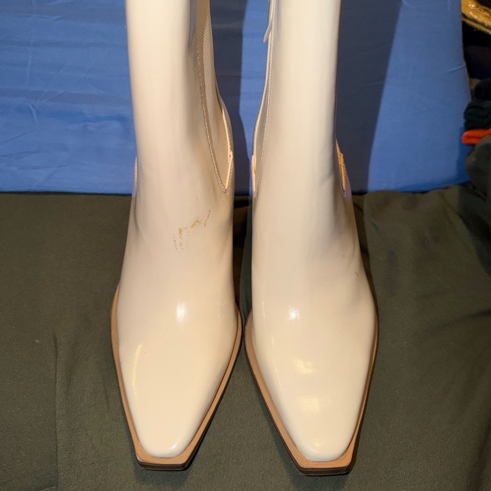Elegant Cream Women's Boots